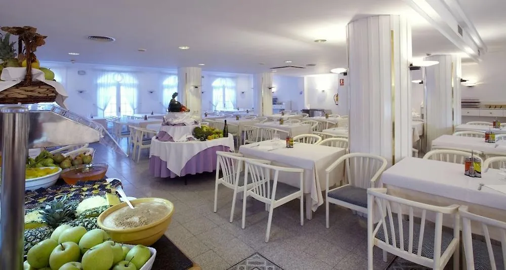 Golden Acqua Salou Hotell 4*,