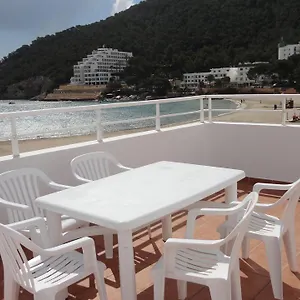 https://apartamentos-cala-llonga.balearic-islands.net